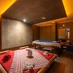 & Hotel 5*