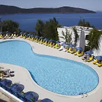 Hotel & 5*