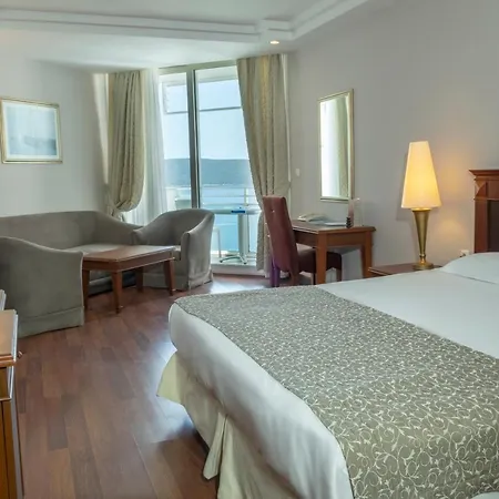 보드룸 홀리데이 리조트&스파 호텔 5*