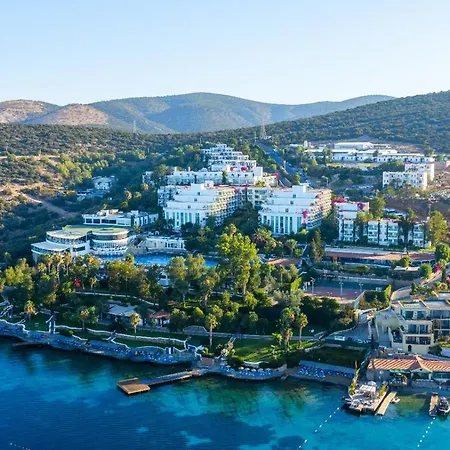 & Hotel