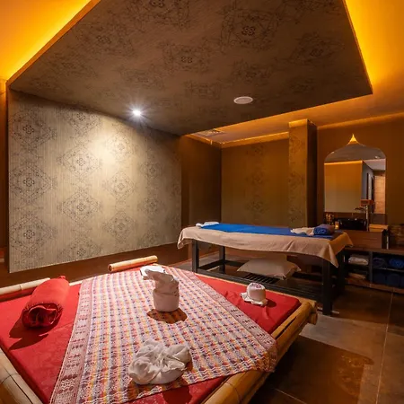 & Hotel 5*